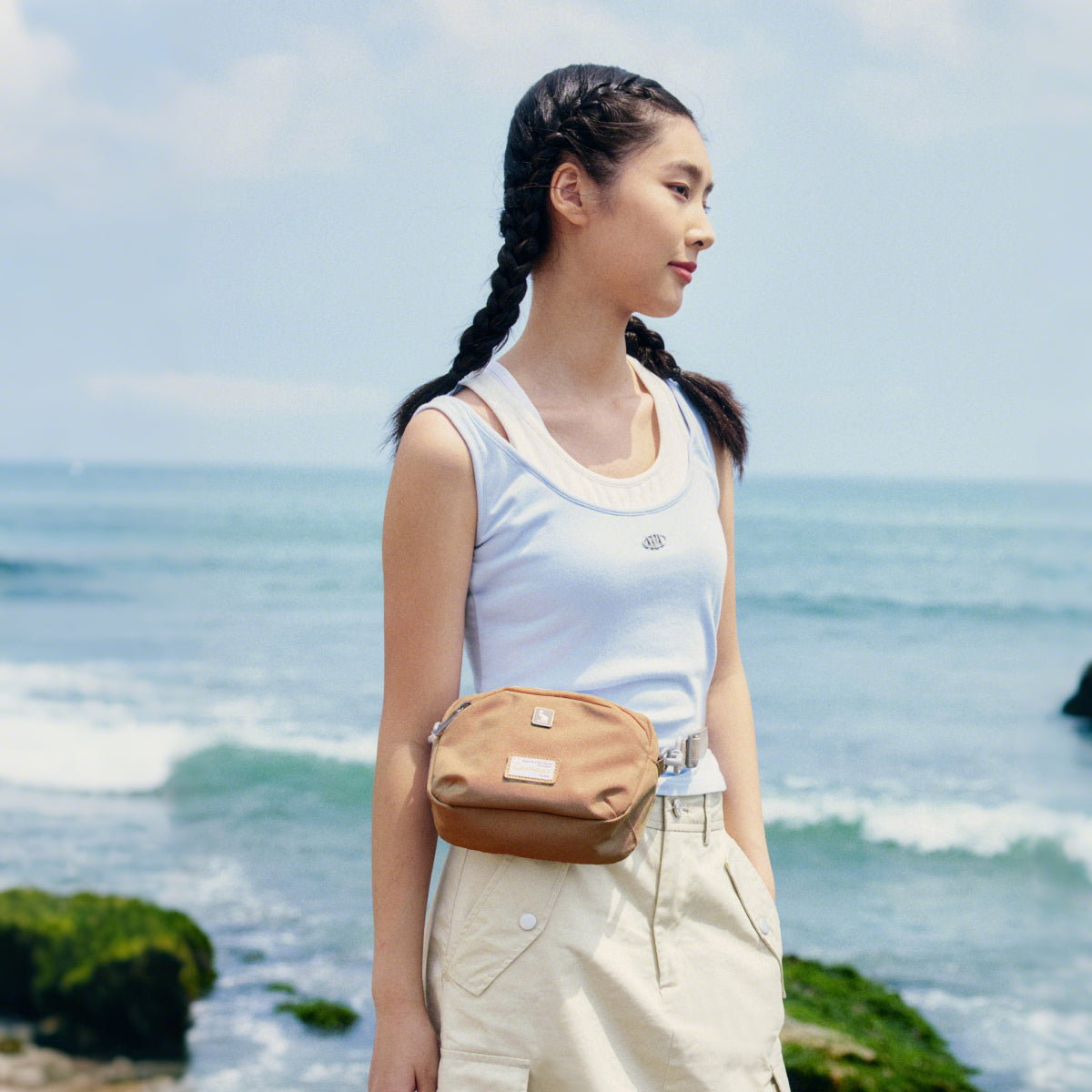 OIWAS-ESCAPE-Fanny-Pack-Orange-Scene