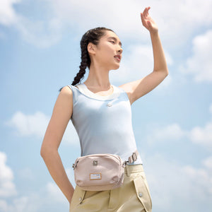 OIWAS-ESCAPE-Fanny-Pack-Pink-Scene