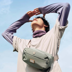 OIWAS-ESCAPE-Waist-Bag-Green-Scene2