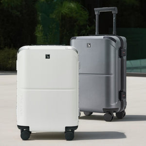 OIWAS Horizon X Series aluminum frame carry-on luggage in matte black, featuring aircraft-grade aluminum frame and premium finish for business and frequent travelers