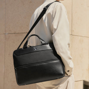 OIWAS-TREK-Briefcase-Lifestyle-02