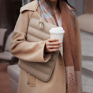 OIWAS-14inch-Laptop-Sleeve-Lifestyle-02