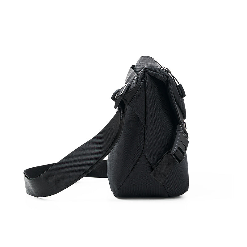 OIWAS-AEROFANT-Messenger-Bag-Side-02