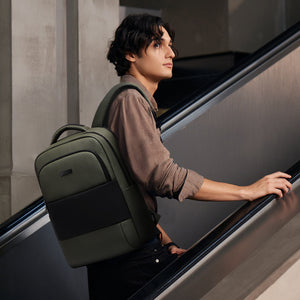 OIWAS-Business-Laptop-Backpack-Green-Lifestyle-02