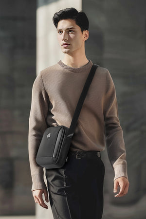 OIWAS-Circinate-Collection-Crossbody-Lifestyle-01