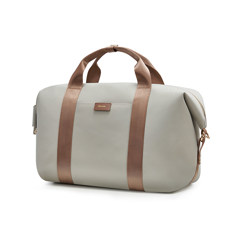 OIWAS City Wanderer grey travel bag worn crossbody in city street
