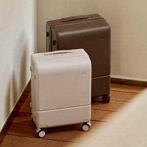 OIWAS-Cloude-CarryOn-Luggage-Scene-02