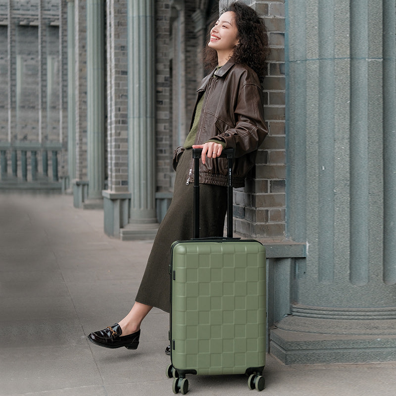 OIWAS CUBE 20" Carry On – Lightweight Polycarbonate Luggage with Iconic Design