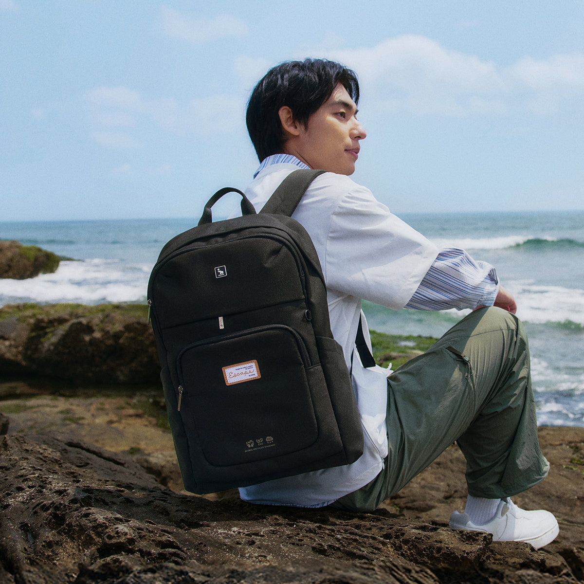 OIWAS-ESCAPE-14inch-Laptop-Backpack-for-Men-Black-Scene