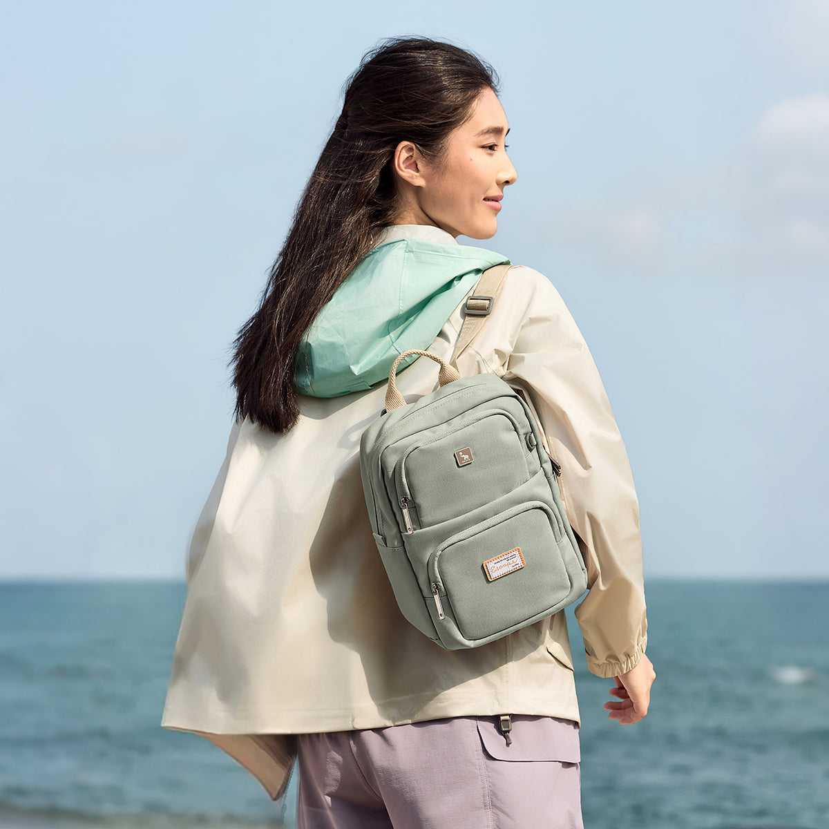 OIWAS-ESCAPE-Mini-Backpack-Green-Scene