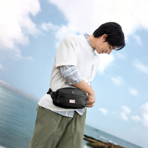 OIWAS-ESCAPE-Waist-Bag-Black-Scene
