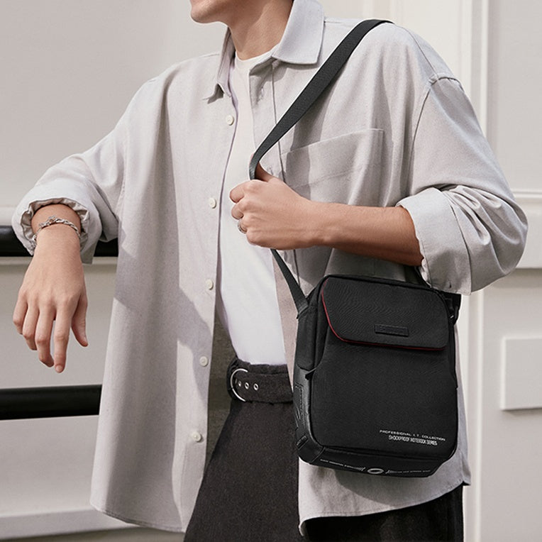 OIWAS-GEO-Crossbody-Bag-Lifestyle-01