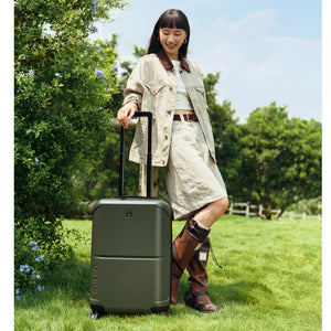 The OIWAS Horizon X Series luggage is designed for business trips, weekend getaways, and extended travel—combining durability, smart organization, and effortless mobility.