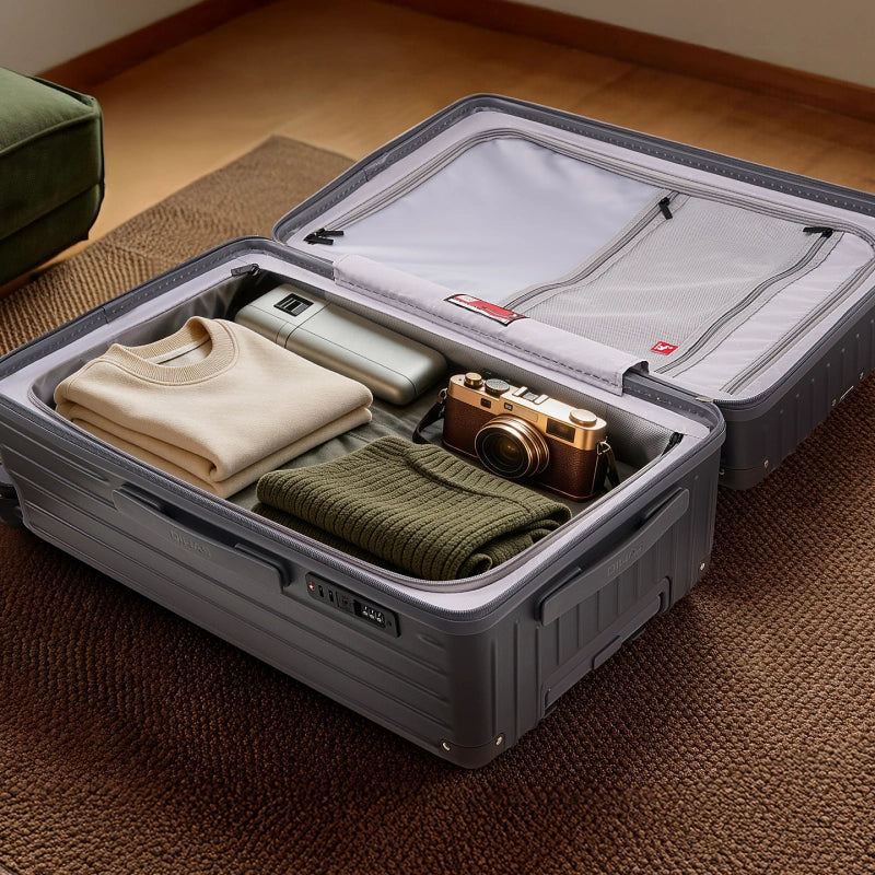 A deeper trunk maximizes packing space, helping you fit more essentials while keeping your suitcase organized