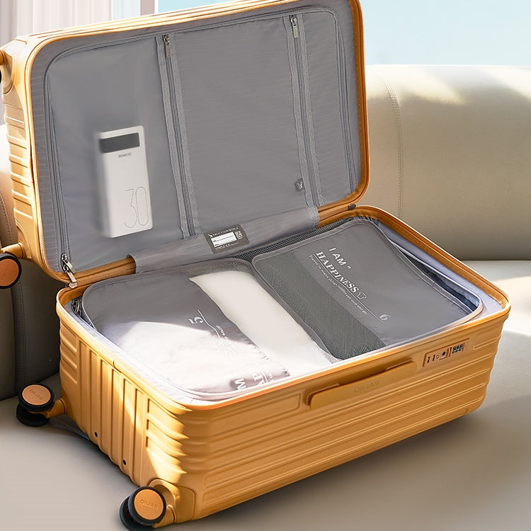 OIWAS-Wayfarer-26inch-CheckIn-Interior