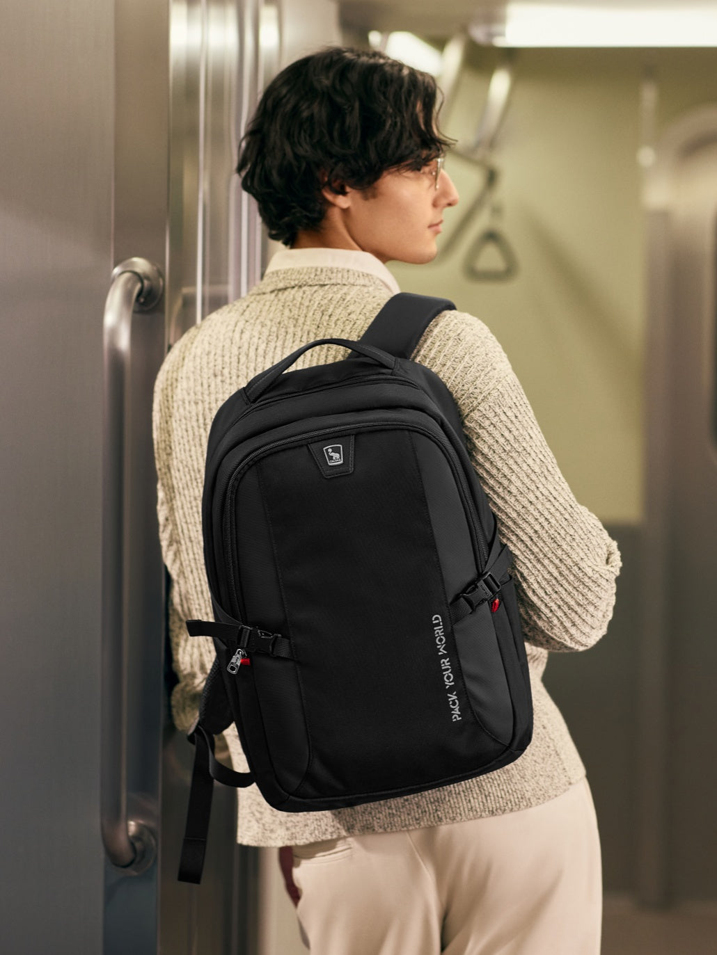 OIWAS laptop backpacks collection with USB charging, padded 15.6” compartment and anti-theft design for professionals.